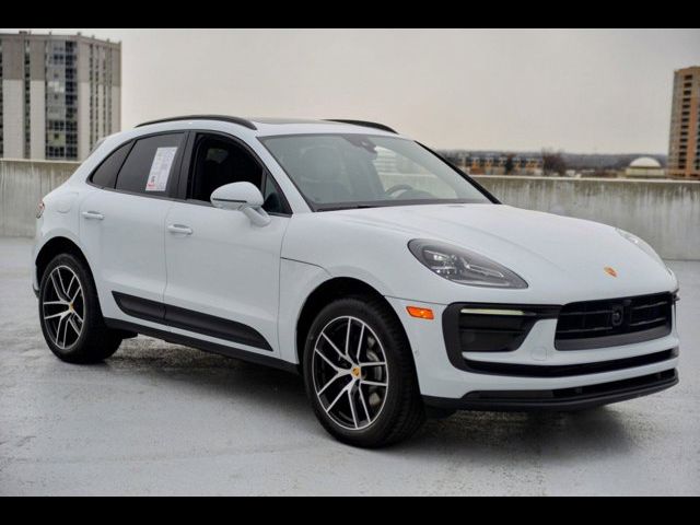 2025 Porsche Macan Base