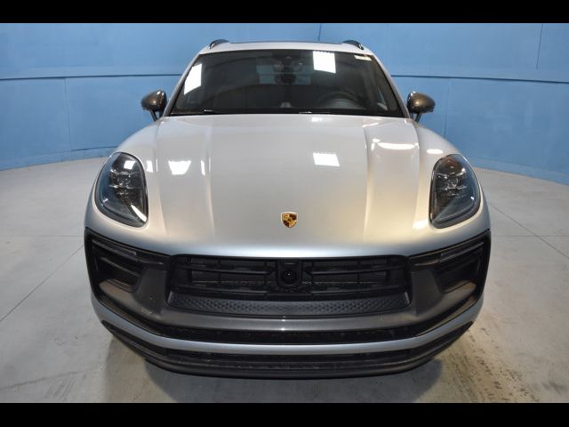2025 Porsche Macan T