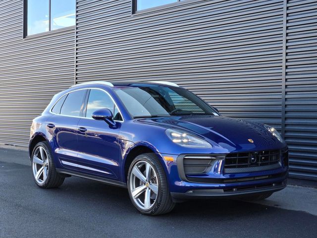 2025 Porsche Macan Base