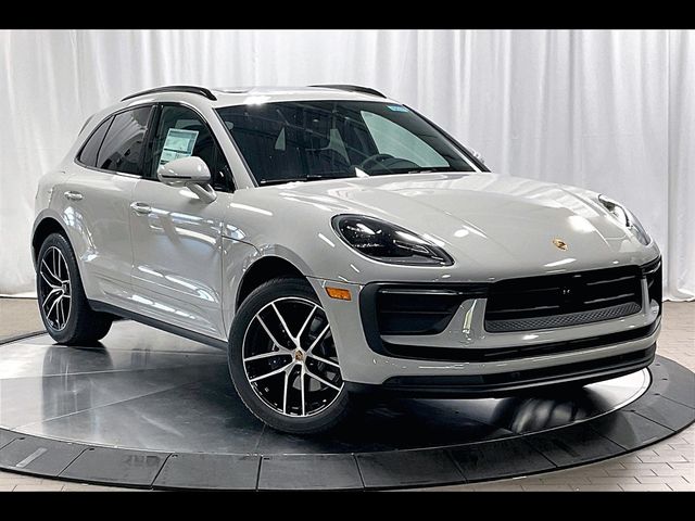 2025 Porsche Macan Base