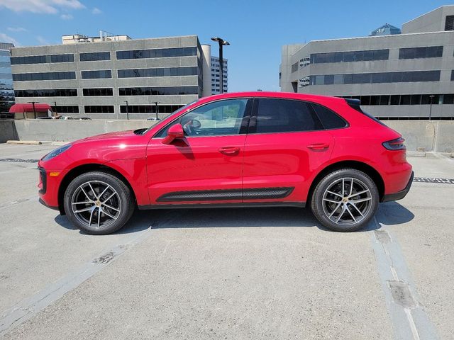 2025 Porsche Macan Base