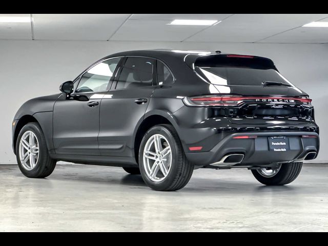 2025 Porsche Macan Base