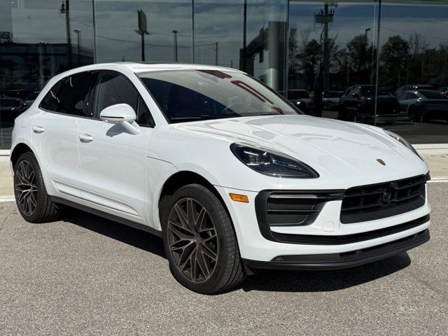 2025 Porsche Macan Base