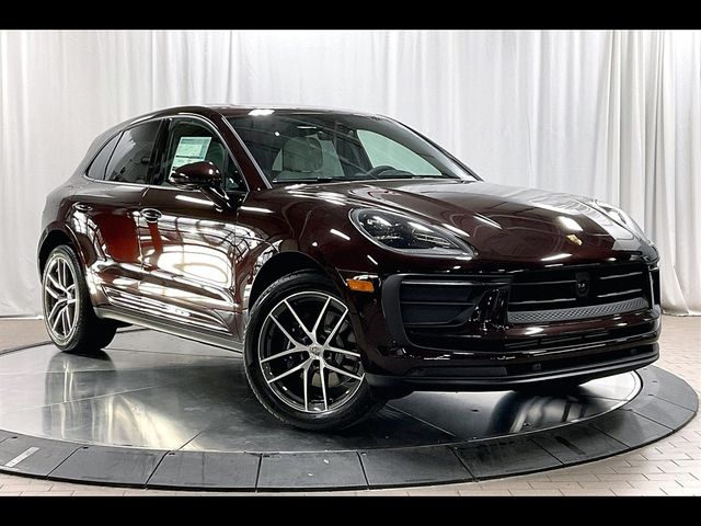 2025 Porsche Macan Base