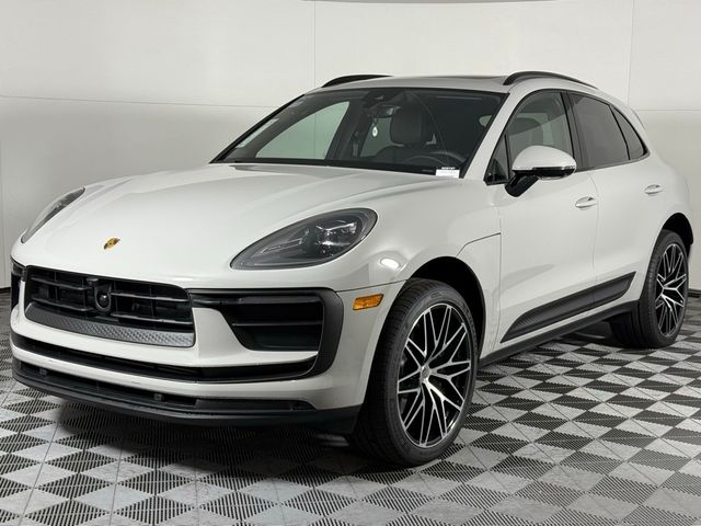 2025 Porsche Macan Base