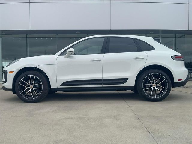 2025 Porsche Macan Base