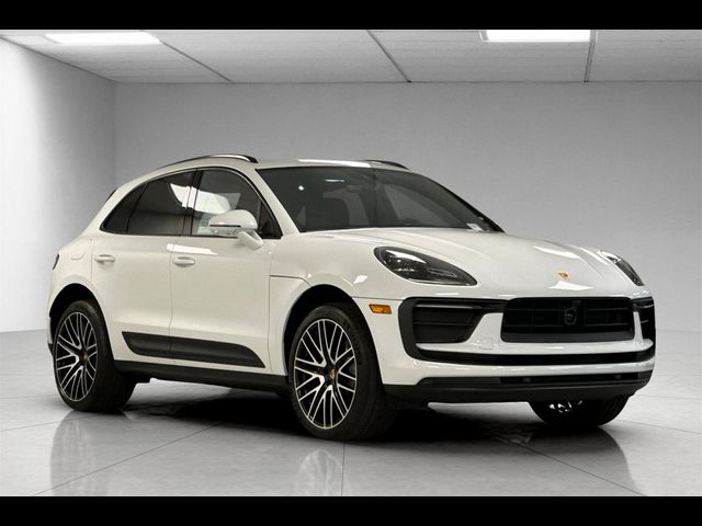 2025 Porsche Macan Base