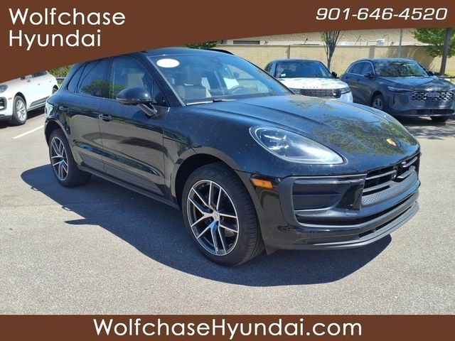 2025 Porsche Macan Base