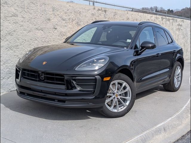 2025 Porsche Macan Base