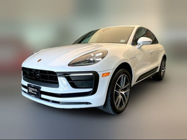 2025 Porsche Macan Base