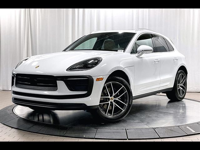 2025 Porsche Macan 