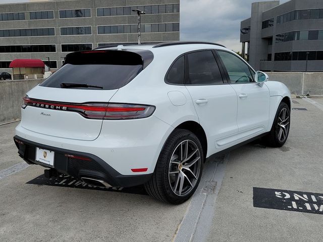 2025 Porsche Macan Base