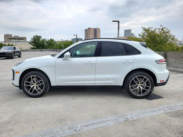 2025 Porsche Macan Base