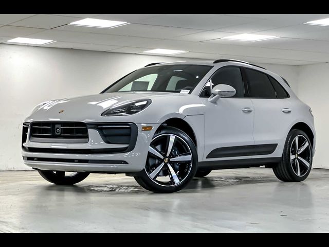 2025 Porsche Macan 