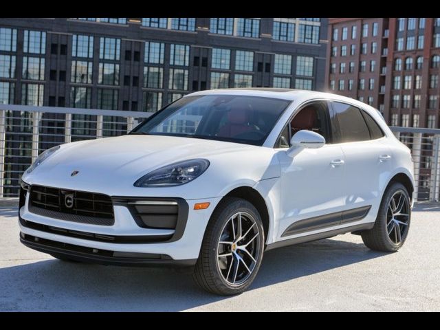 2025 Porsche Macan Base