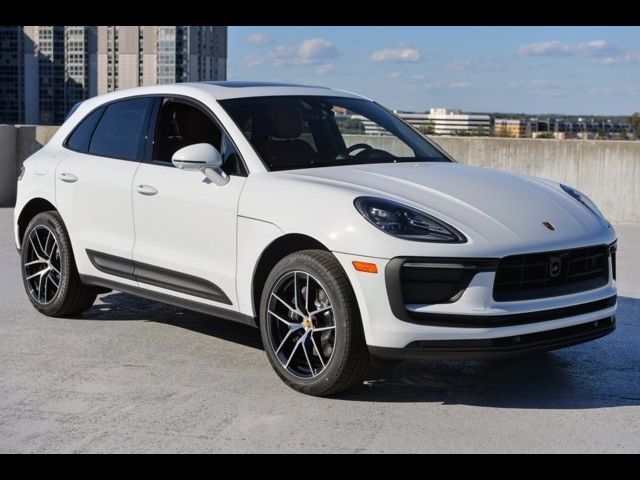 2025 Porsche Macan Base