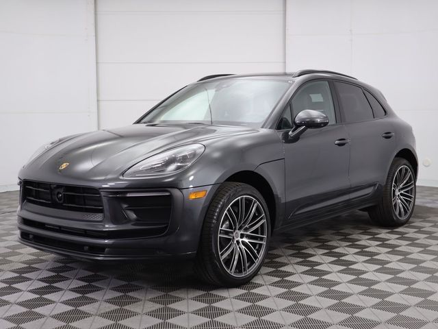 2025 Porsche Macan Base