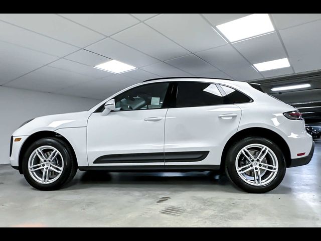 2025 Porsche Macan Base