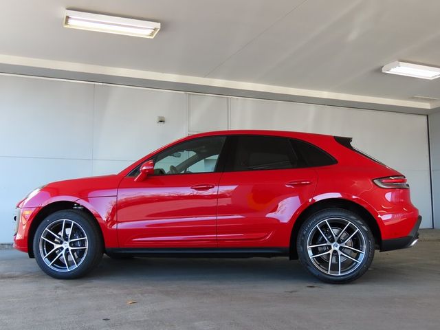 2025 Porsche Macan 