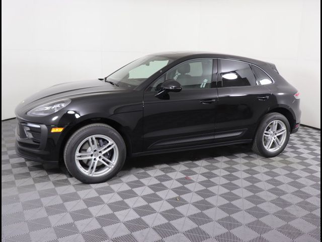 2025 Porsche Macan Base