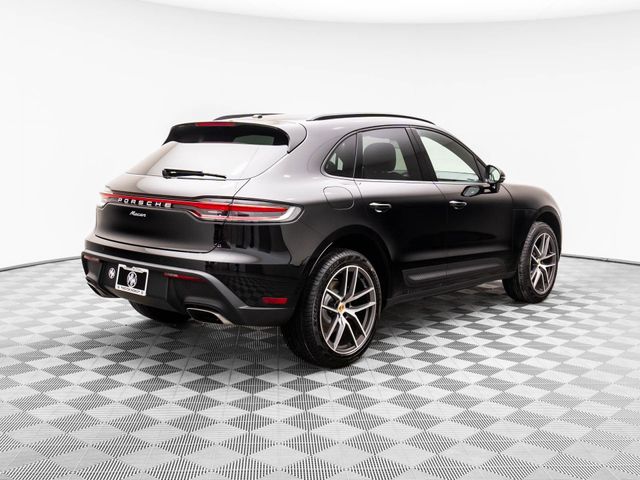 2025 Porsche Macan Base