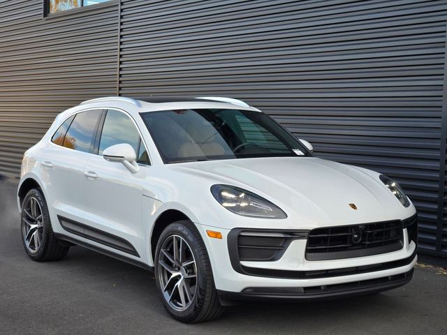 2025 Porsche Macan Base
