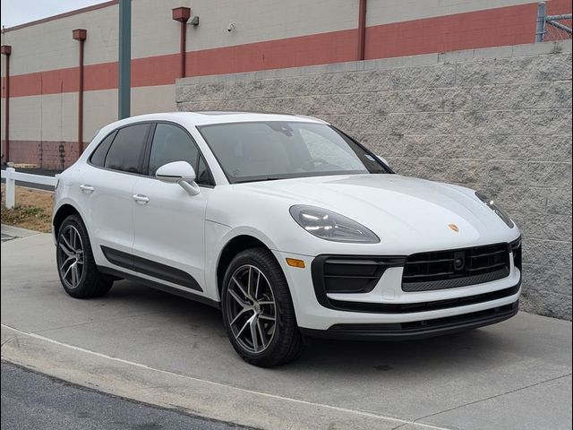 2025 Porsche Macan Base