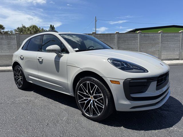 2025 Porsche Macan Base