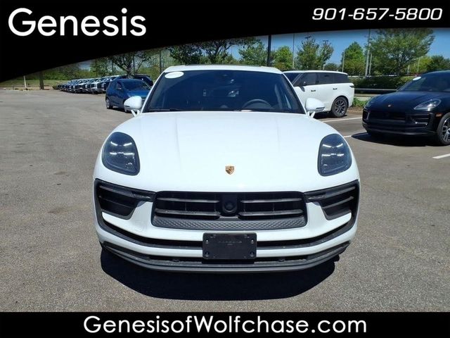 2025 Porsche Macan Base