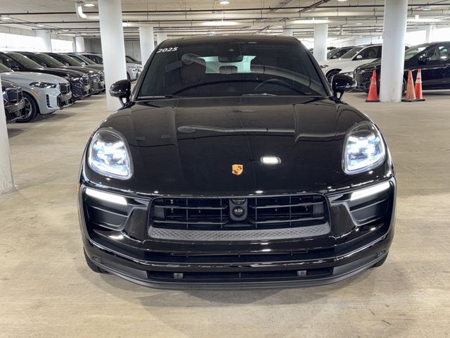 2025 Porsche Macan Base