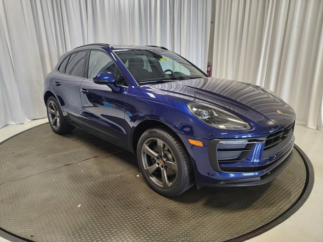 2025 Porsche Macan Base