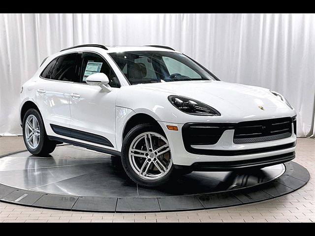 2025 Porsche Macan Base