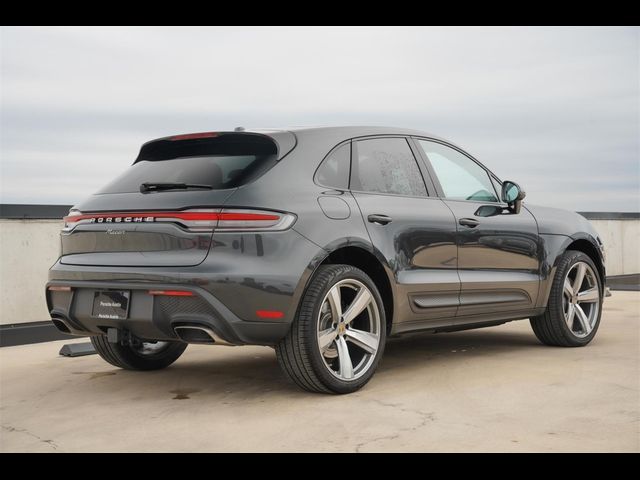 2025 Porsche Macan Base