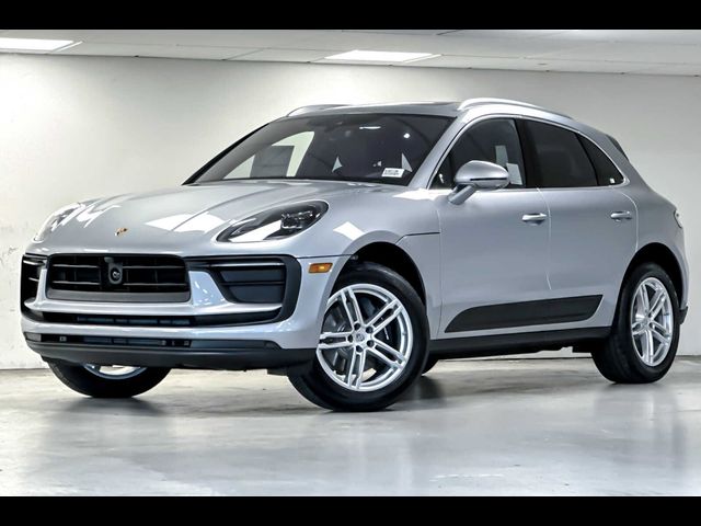 2025 Porsche Macan Base