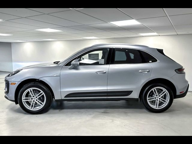 2025 Porsche Macan Base