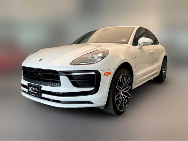 2025 Porsche Macan Base