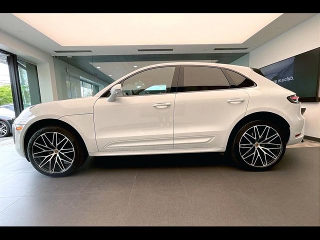 2025 Porsche Macan Base