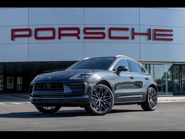 2025 Porsche Macan Base