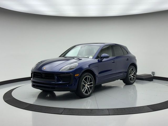 2025 Porsche Macan Base