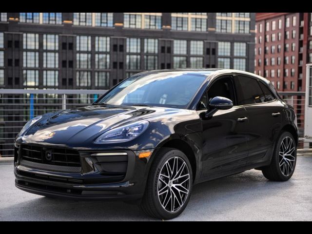 2025 Porsche Macan Base