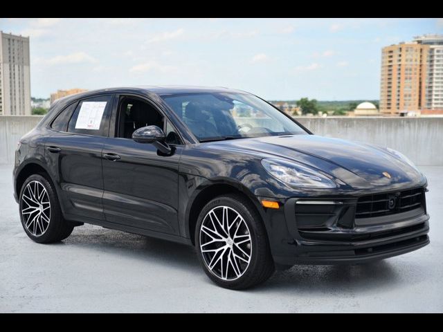 2025 Porsche Macan Base
