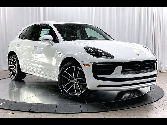 2025 Porsche Macan Base