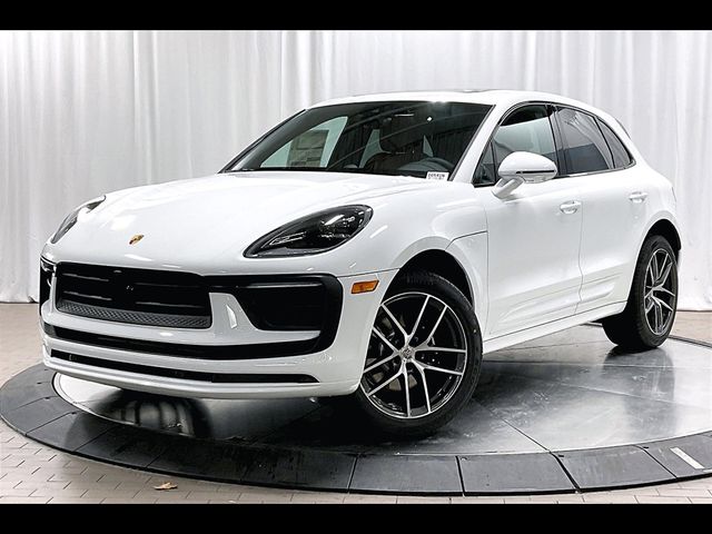 2025 Porsche Macan Base