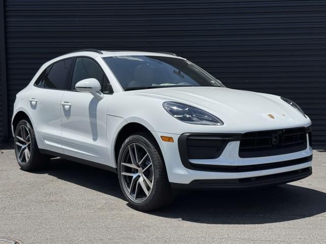 2025 Porsche Macan Base