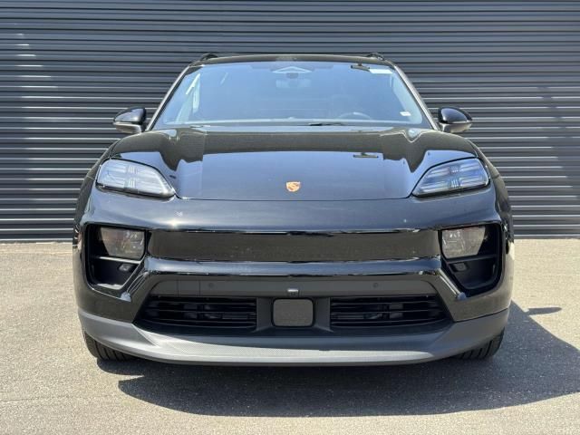 2025 Porsche Macan Electric 4S