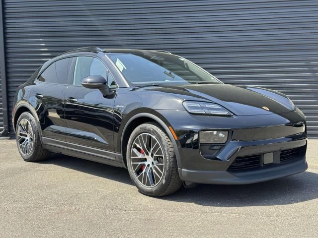 2025 Porsche Macan Electric 4S