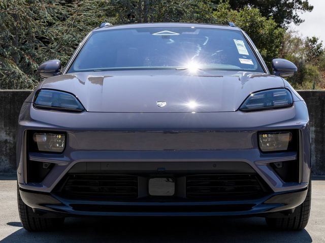 2025 Porsche Macan Electric Turbo