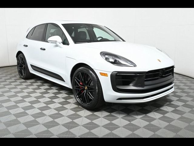 2025 Porsche Macan GTS