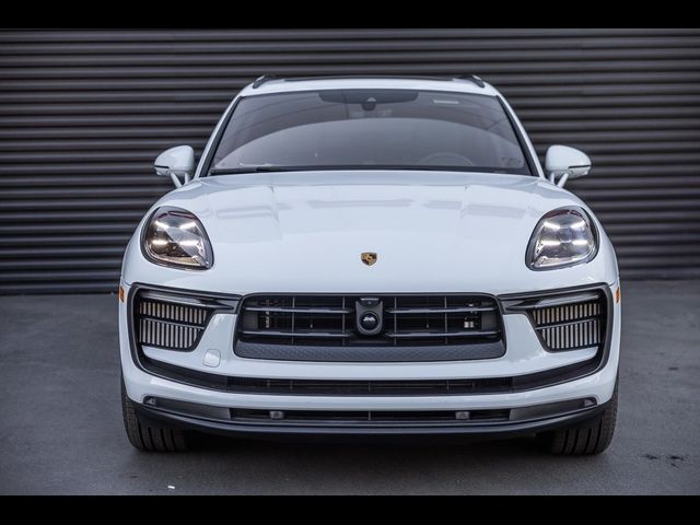 2025 Porsche Macan S