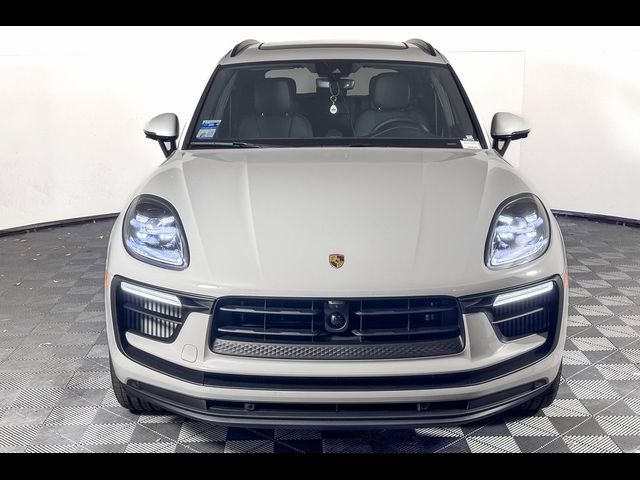 2025 Porsche Macan S